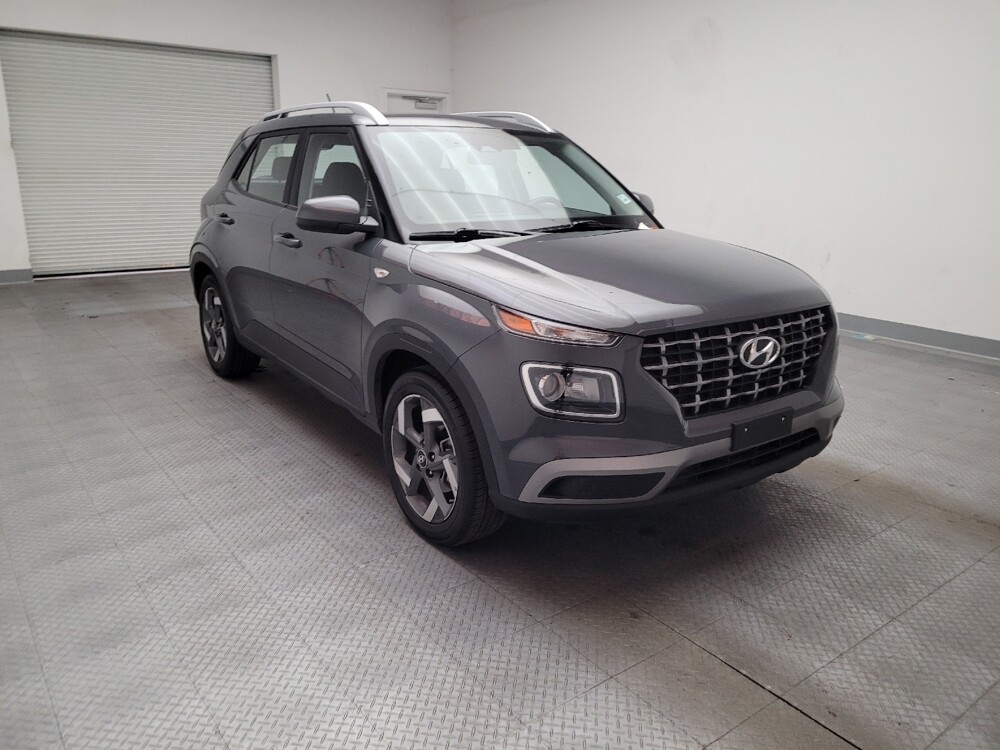 2025 Hyundai Venue in Downey, CA 90241 - 18121884 13