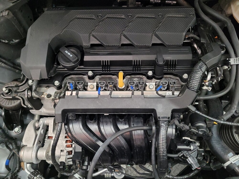 2025 Hyundai Venue in Downey, CA 90241 - 18121884 30