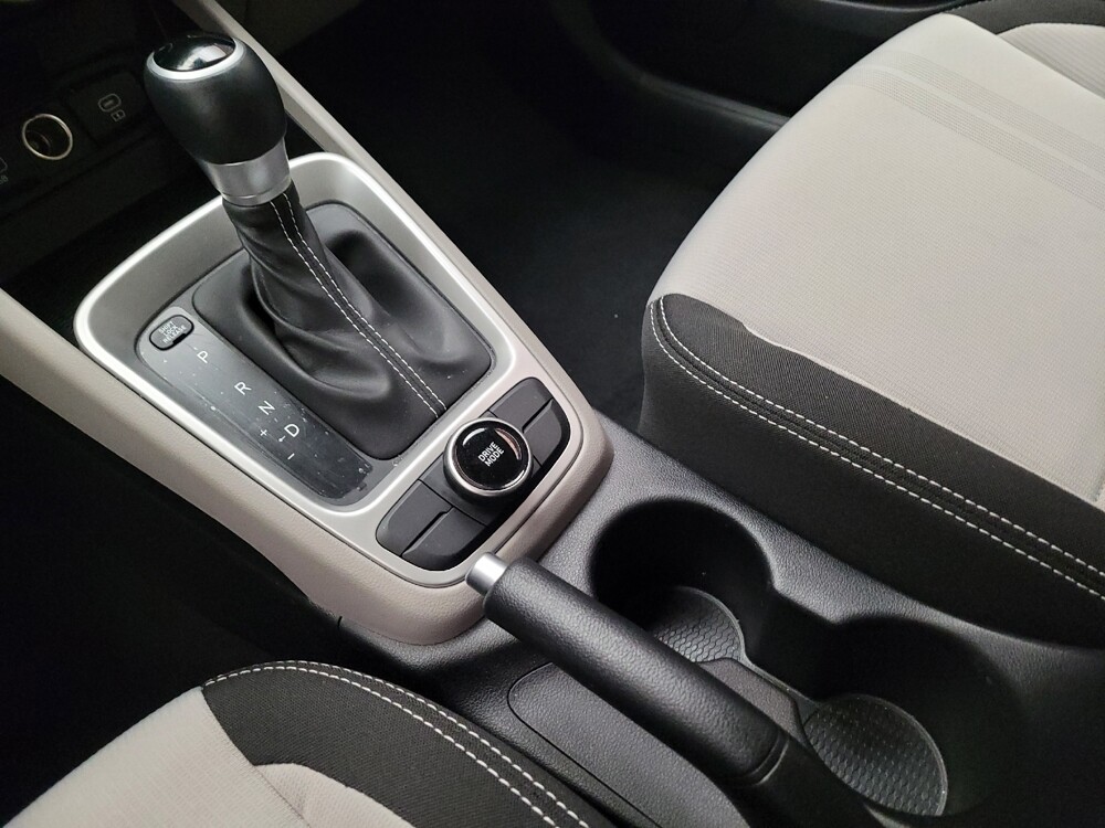 2025 Hyundai Venue in Downey, CA 90241 - 18121884 26