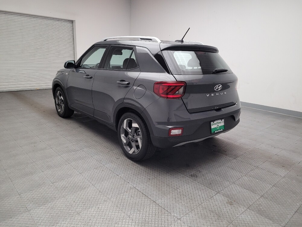 2025 Hyundai Venue in Downey, CA 90241 - 18121884 5