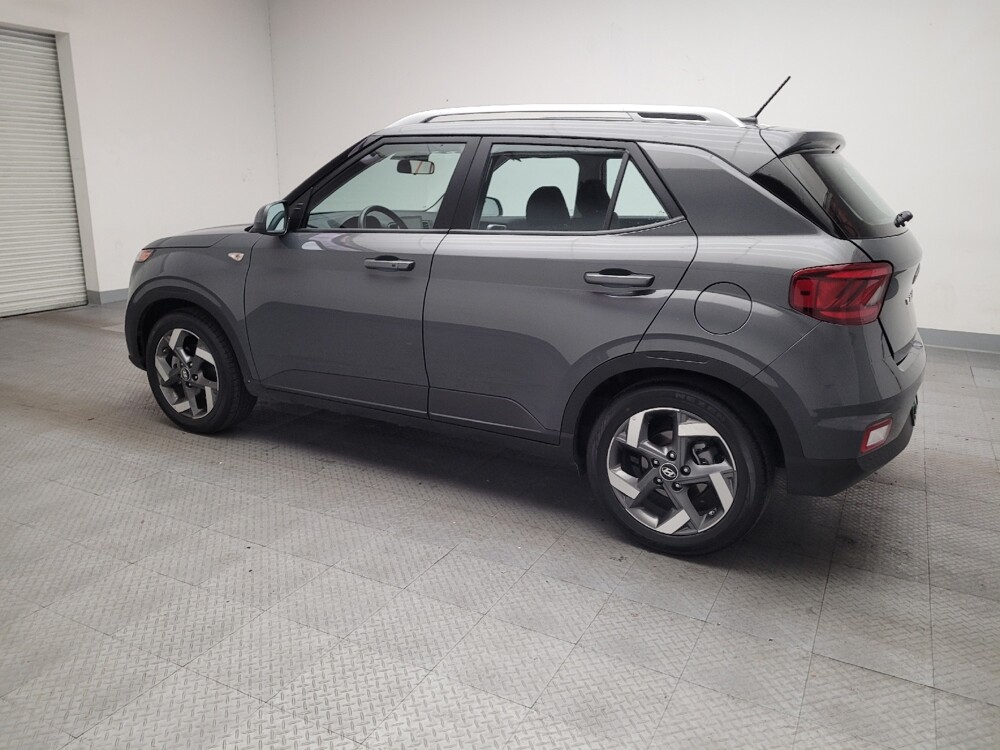 2025 Hyundai Venue in Downey, CA 90241 - 18121884 3