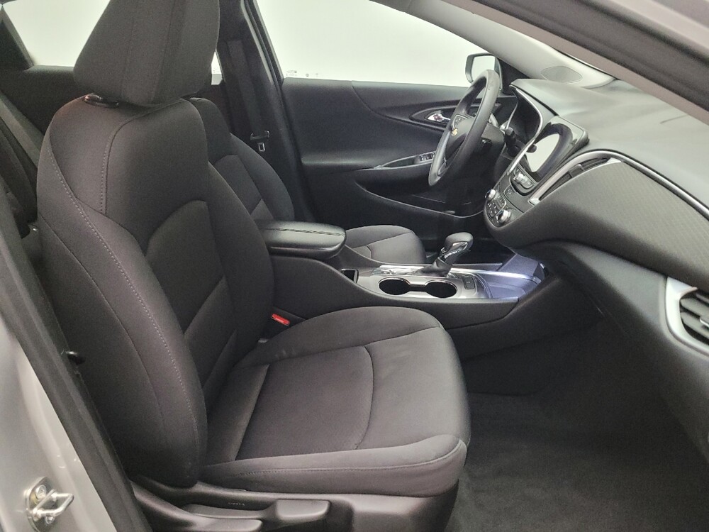 2022 Chevrolet Malibu in Montclair, CA 91763 - 18121885 21