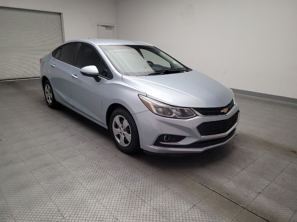 2018 Chevrolet Cruze in Sacramento, CA 95821 - 18121886 13
