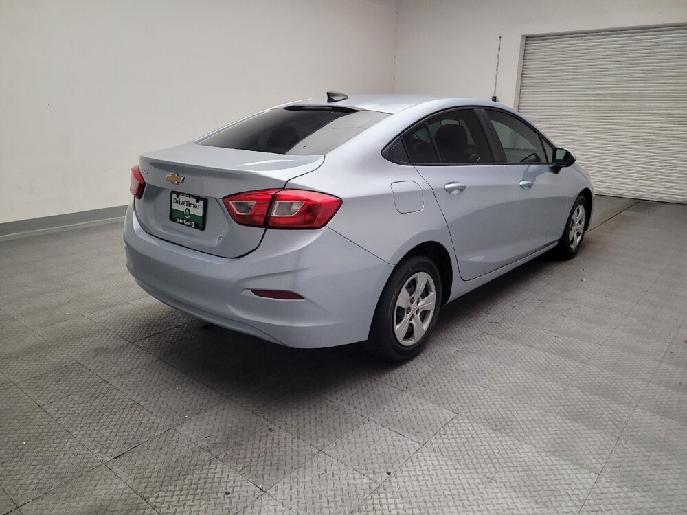 2018 Chevrolet Cruze in Sacramento, CA 95821 - 18121886 9