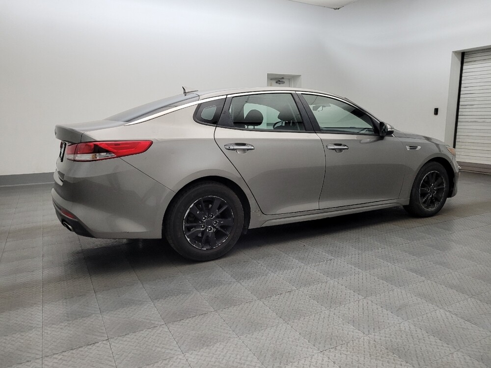 2016 Kia Optima in Glendale, AZ 85301 - 18121894 10