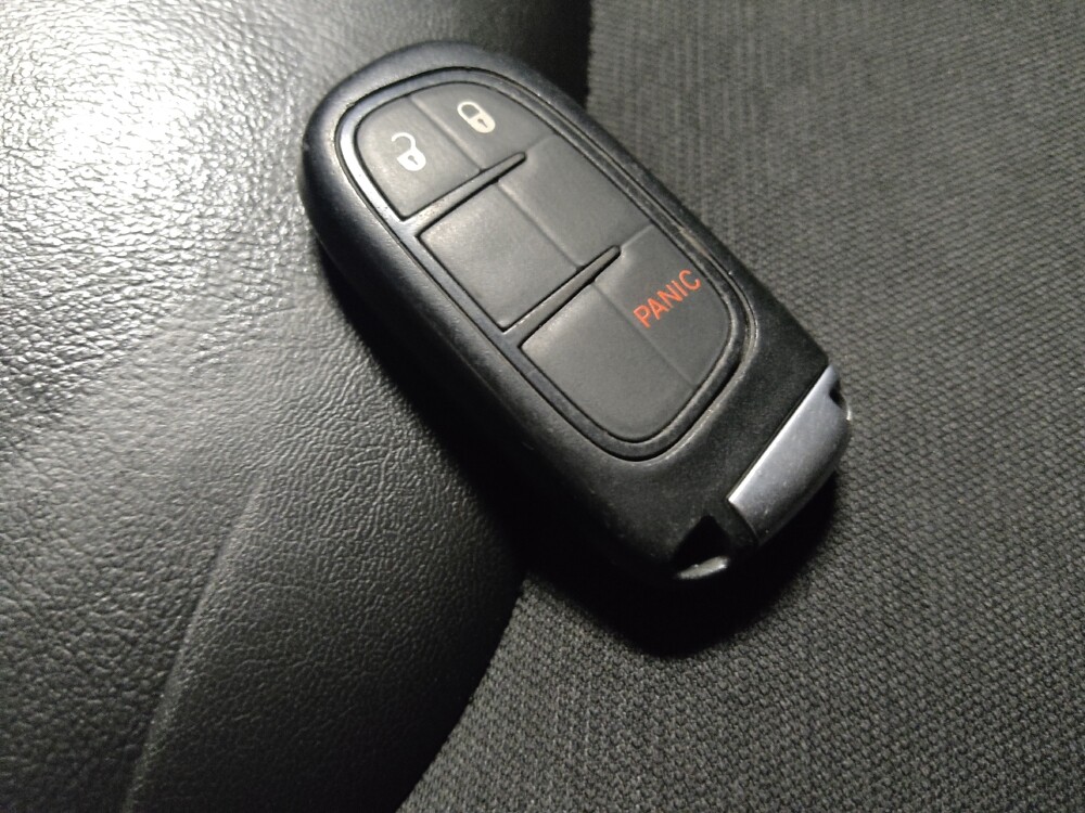 2020 Jeep Cherokee in Mesa, AZ 85210 - 18121896 32