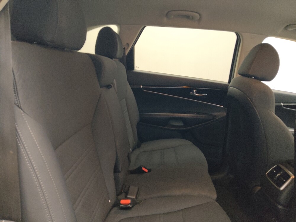2019 Kia Sorento in Chattanooga, TN 37421 - 18121900 19