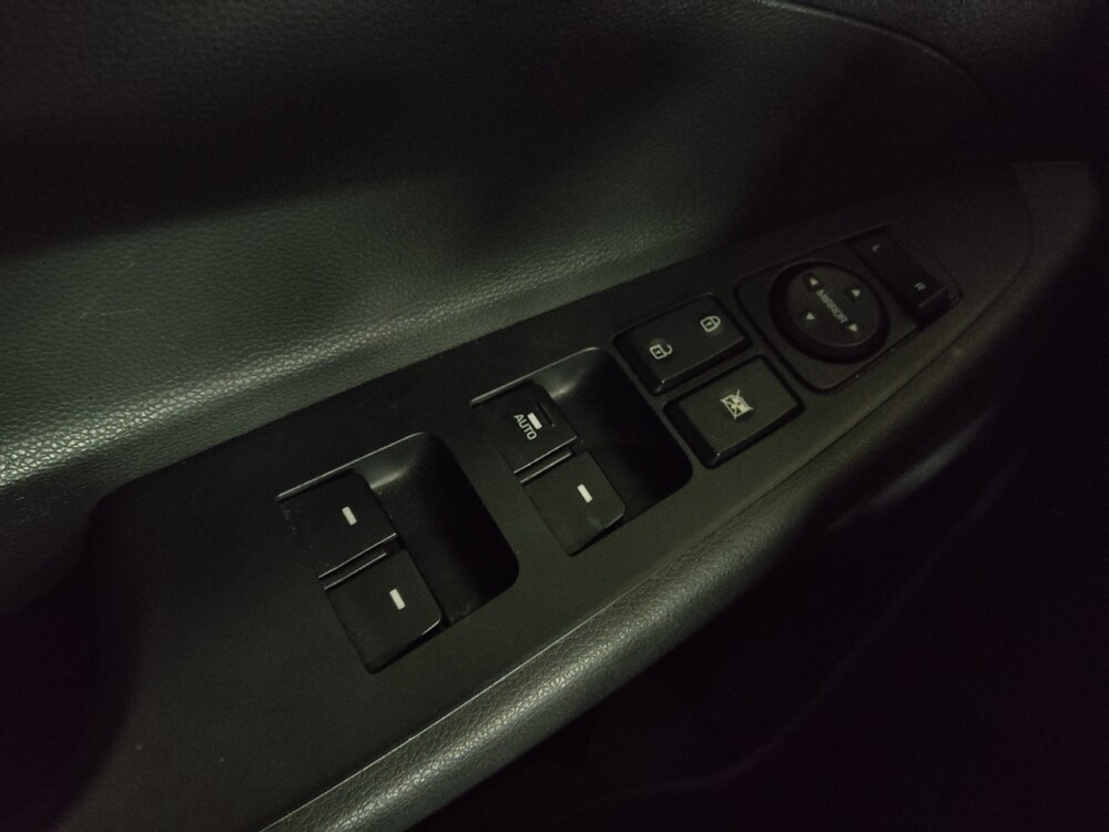 2016 Hyundai Tucson in Marietta, GA 30062 - 18121902 27