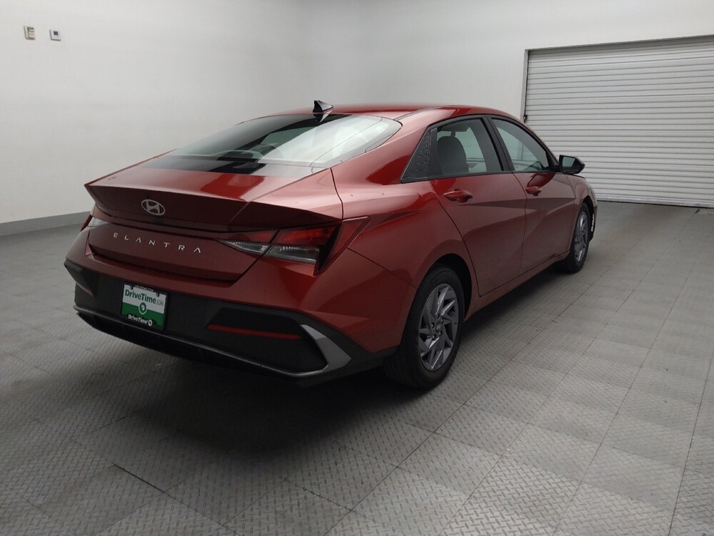2024 Hyundai Elantra in Lewisville, TX 75067 - 18121935 9
