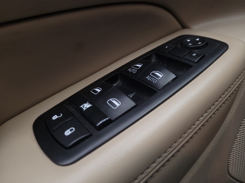 2017 Jeep Grand Cherokee in Glendale, AZ 85301 - 18121939 27