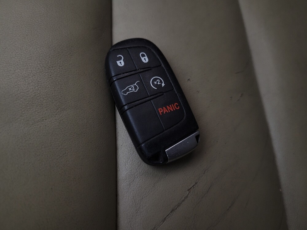 2017 Jeep Grand Cherokee in Glendale, AZ 85301 - 18121939 32