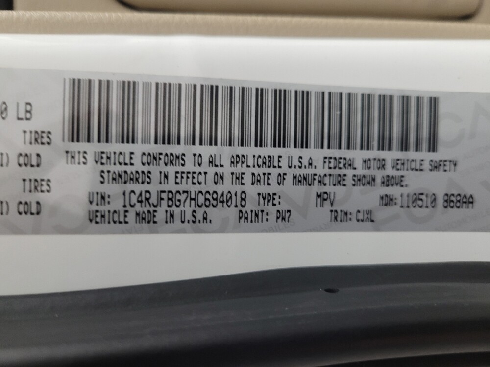 2017 Jeep Grand Cherokee in Glendale, AZ 85301 - 18121939 33