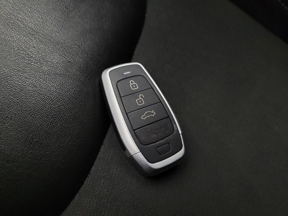 2019 Jeep Cherokee in Mesa, AZ 85210 - 18121940 32