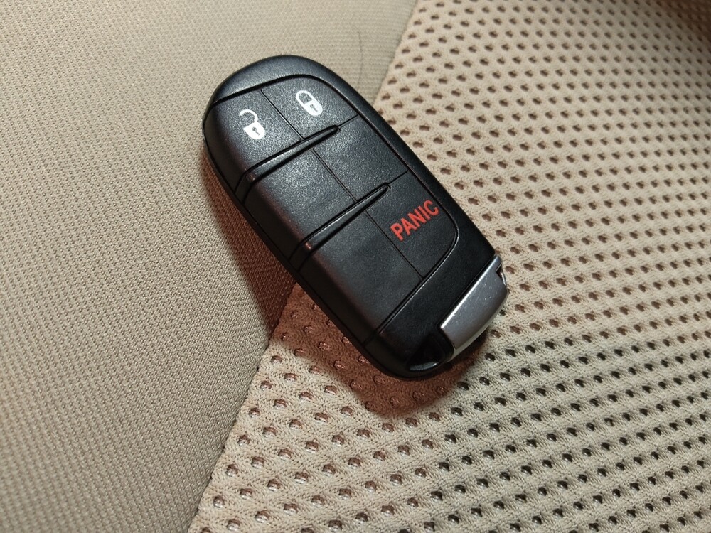 2016 Jeep Grand Cherokee in Mesa, AZ 85210 - 18121941 32