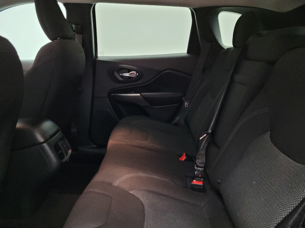 2019 Jeep Cherokee in Tucson, AZ 85705 - 18121944 18