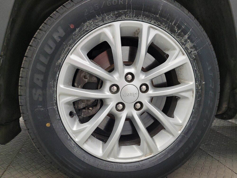 2019 Jeep Cherokee in Tucson, AZ 85705 - 18121944 31