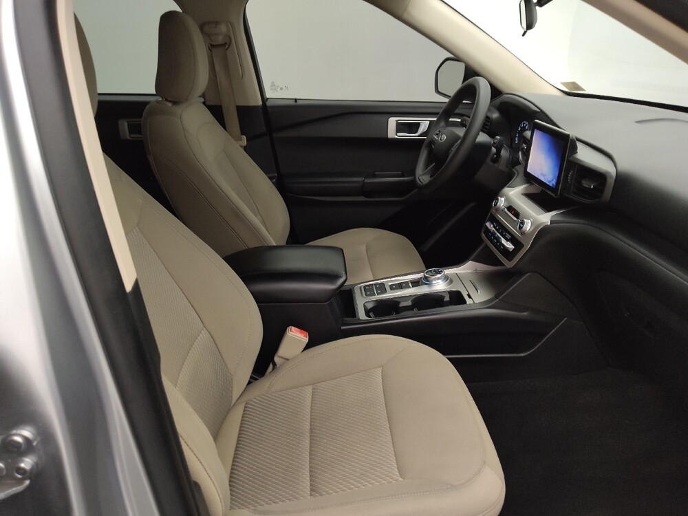2021 Ford Explorer in Tampa, FL 33619 - 18121951 21