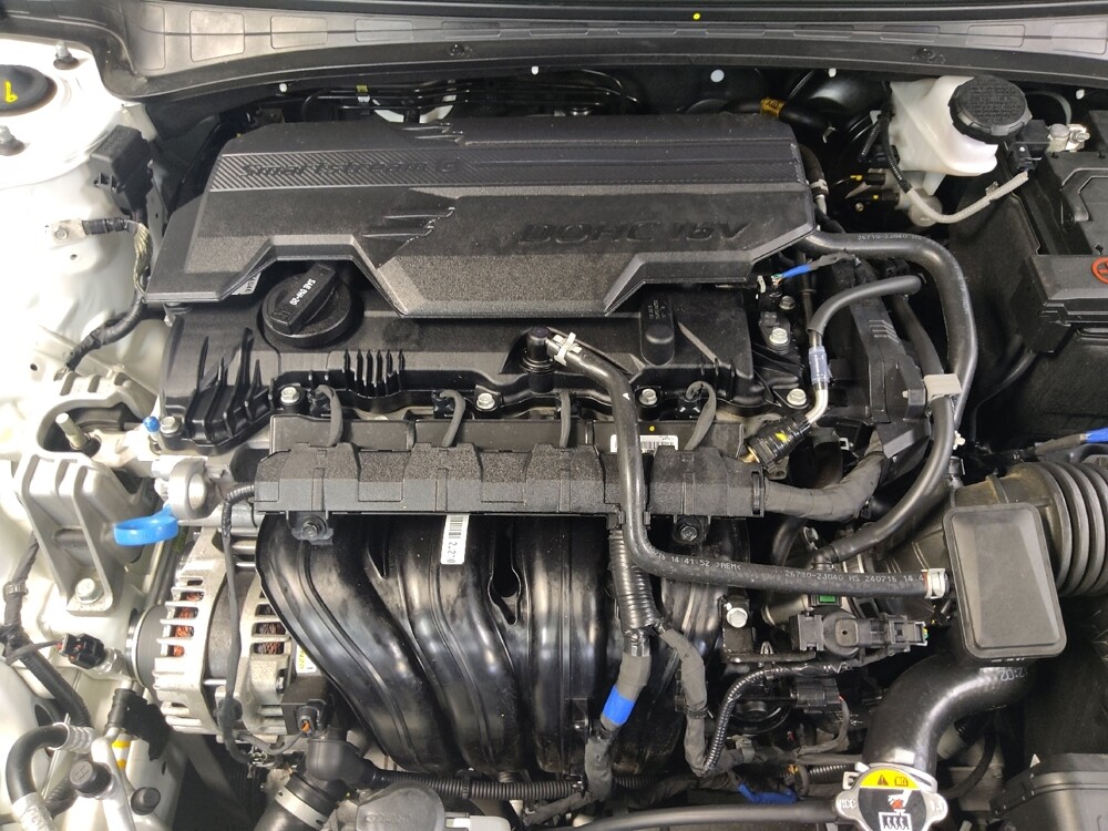 2025 Hyundai Elantra in Bradenton, FL 34207 - 18121957 30