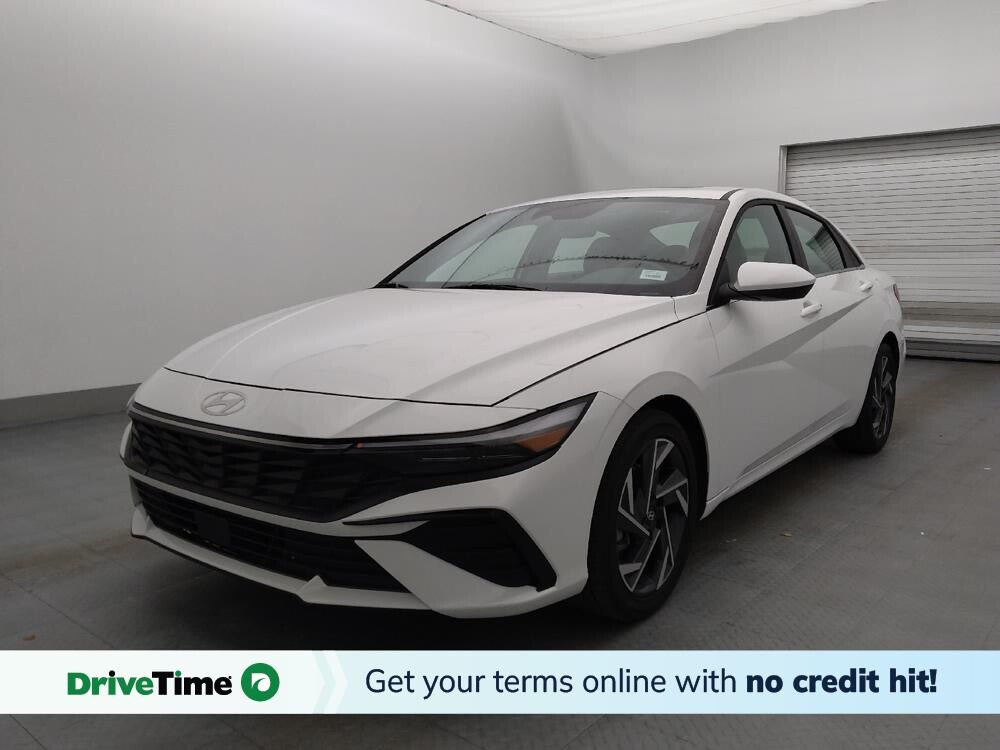 2025 Hyundai Elantra in Bradenton, FL 34207 - 18121957