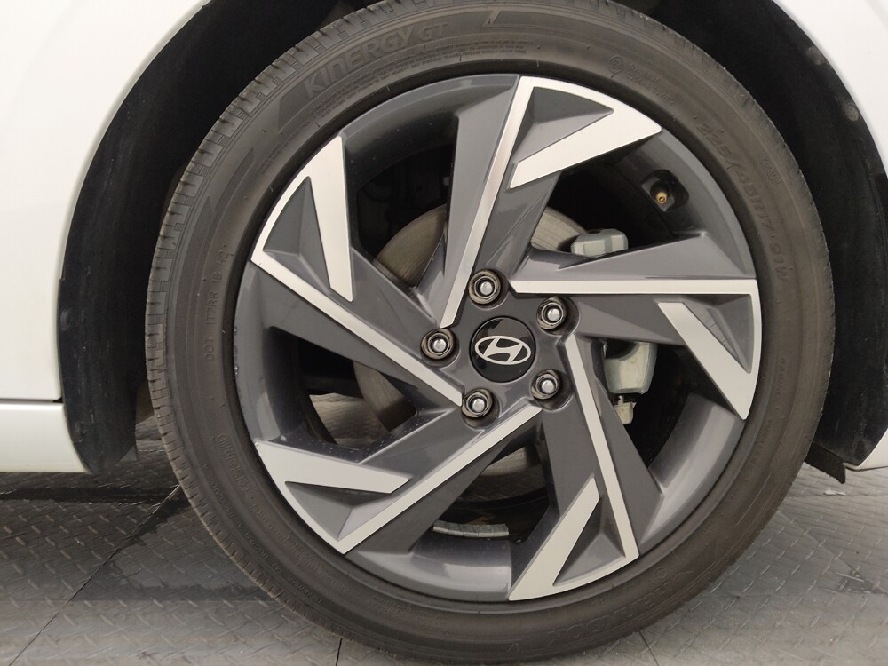 2025 Hyundai Elantra in Bradenton, FL 34207 - 18121957 31