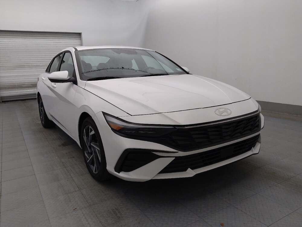 2025 Hyundai Elantra in Bradenton, FL 34207 - 18121957 13