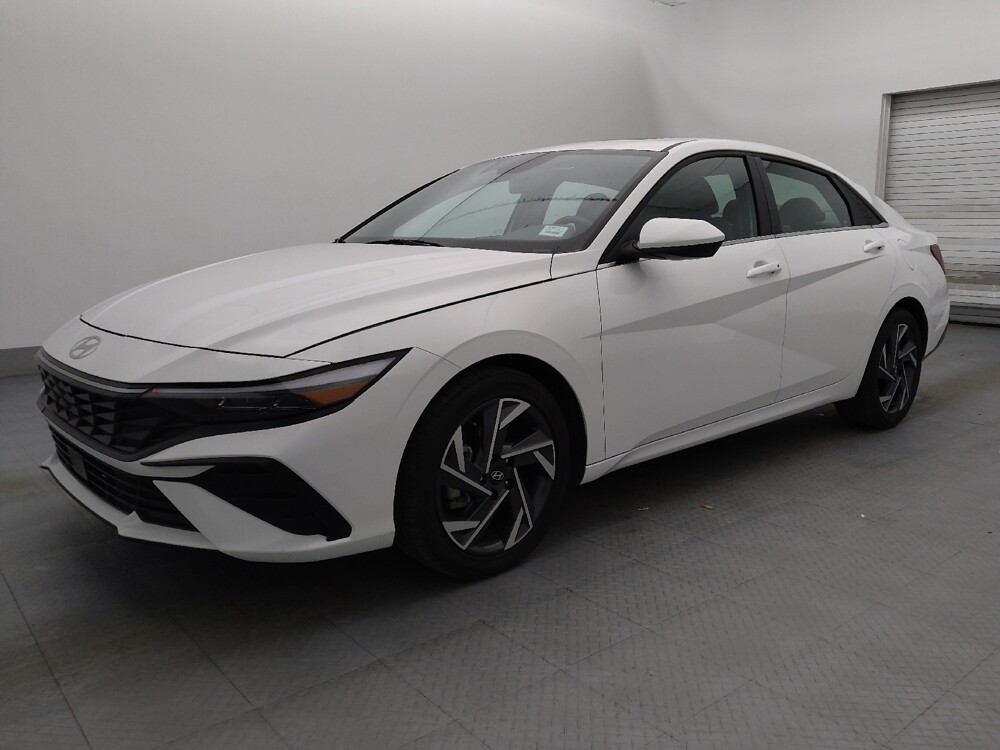 2025 Hyundai Elantra in Bradenton, FL 34207 - 18121957 2