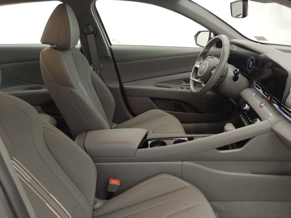 2025 Hyundai Elantra in Bradenton, FL 34207 - 18121957 21