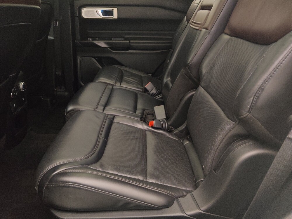 2020 Ford Explorer in Tampa, FL 33619 - 18121958 18