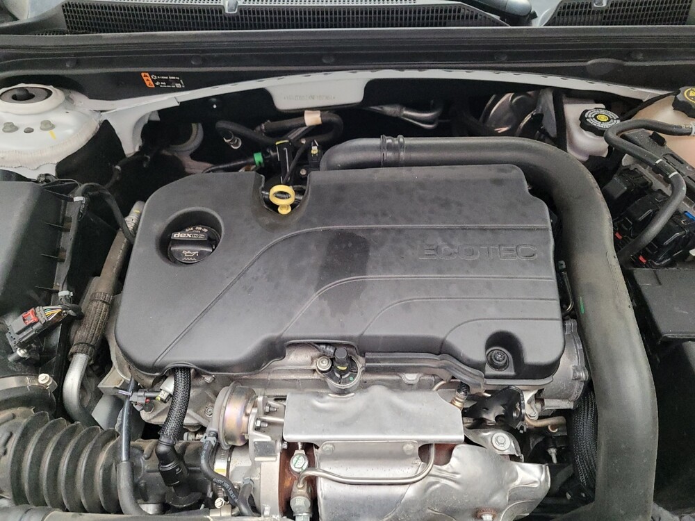 2022 Chevrolet Malibu in Riverside, CA 92504 - 18121964 30