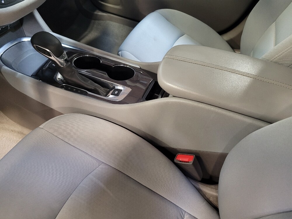 2022 Chevrolet Malibu in Riverside, CA 92504 - 18121964 26