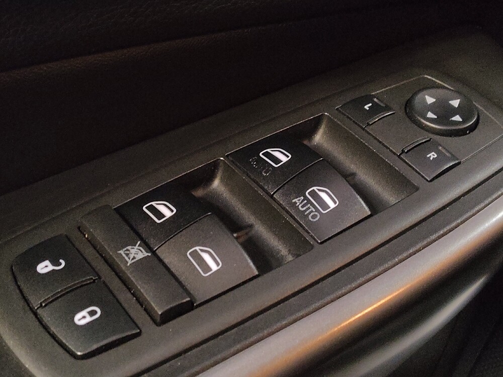 2019 Jeep Cherokee in Pensacola, FL 32505 - 18121984 27