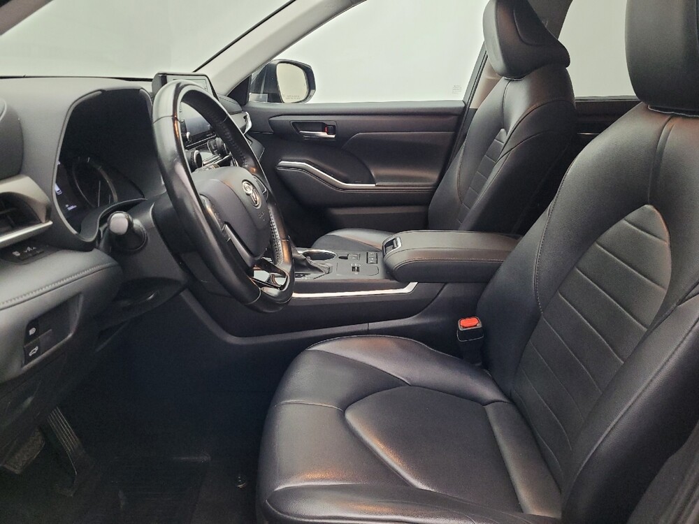 2021 Toyota Highlander in West Palm Beach, FL 33409 - 18121996 17