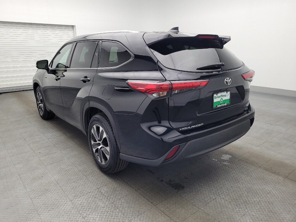 2021 Toyota Highlander in West Palm Beach, FL 33409 - 18121996 5