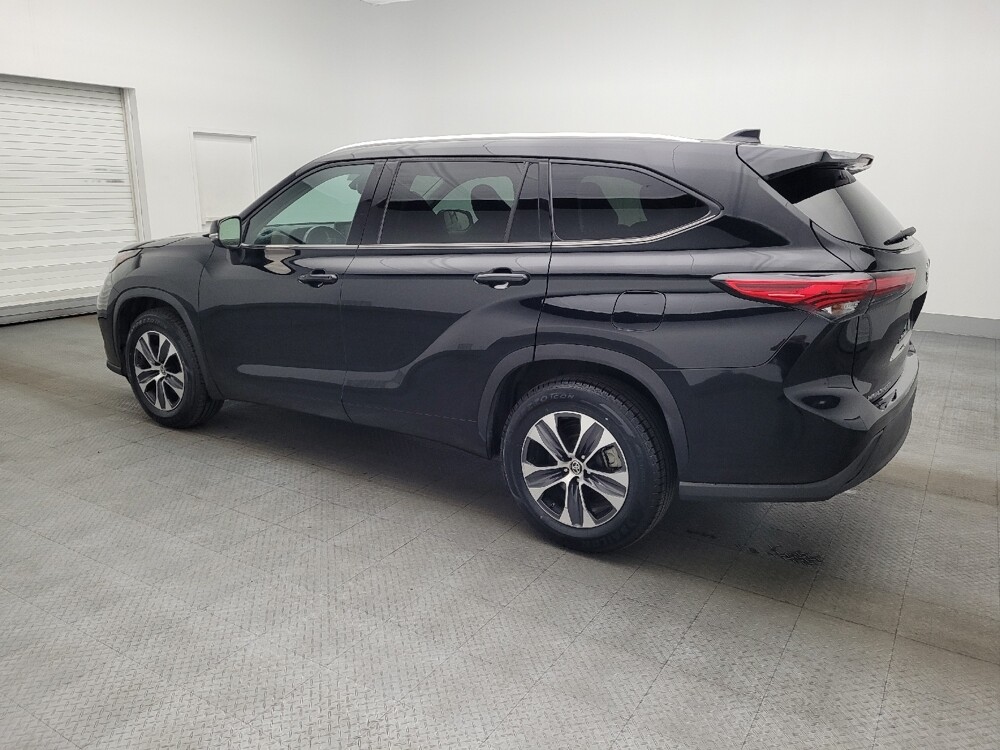 2021 Toyota Highlander in West Palm Beach, FL 33409 - 18121996 3