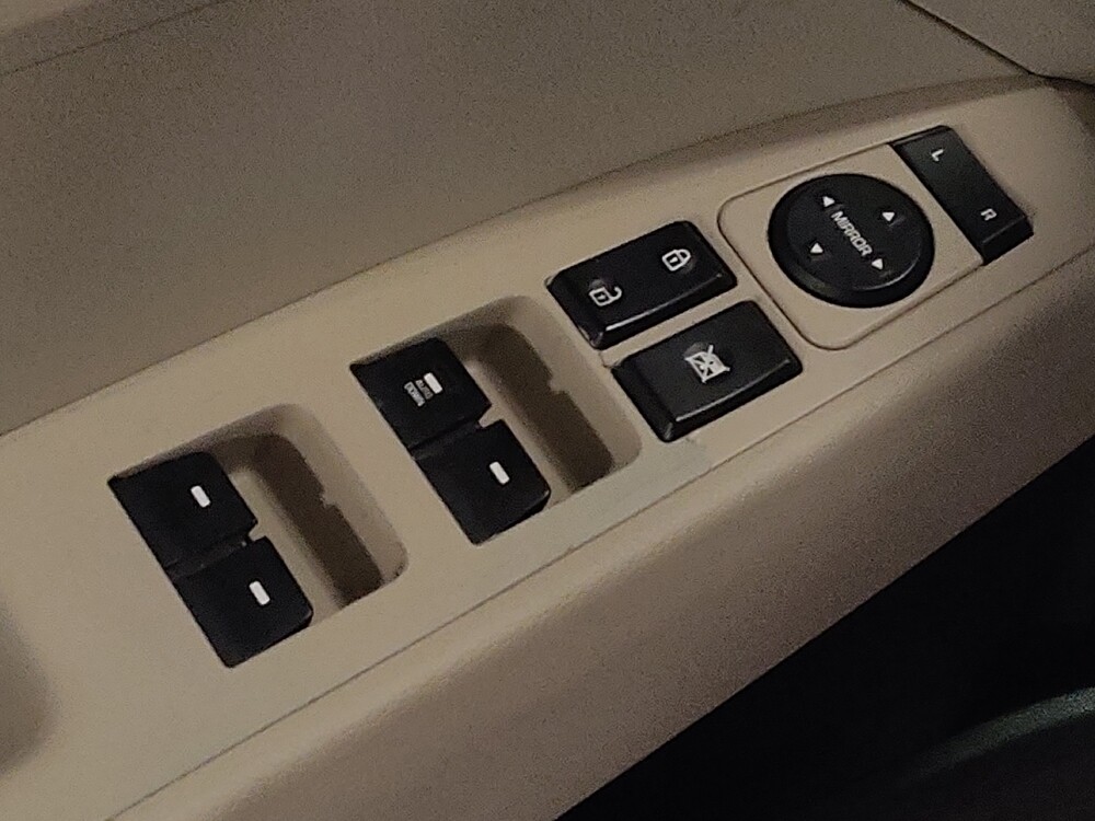 2019 Hyundai Elantra in Savannah, GA 31419 - 18121999 27