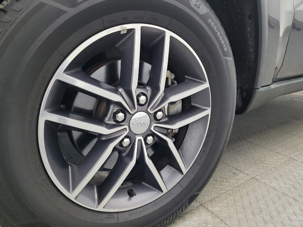 2018 Jeep Grand Cherokee in Savannah, GA 31419 - 18122003 31