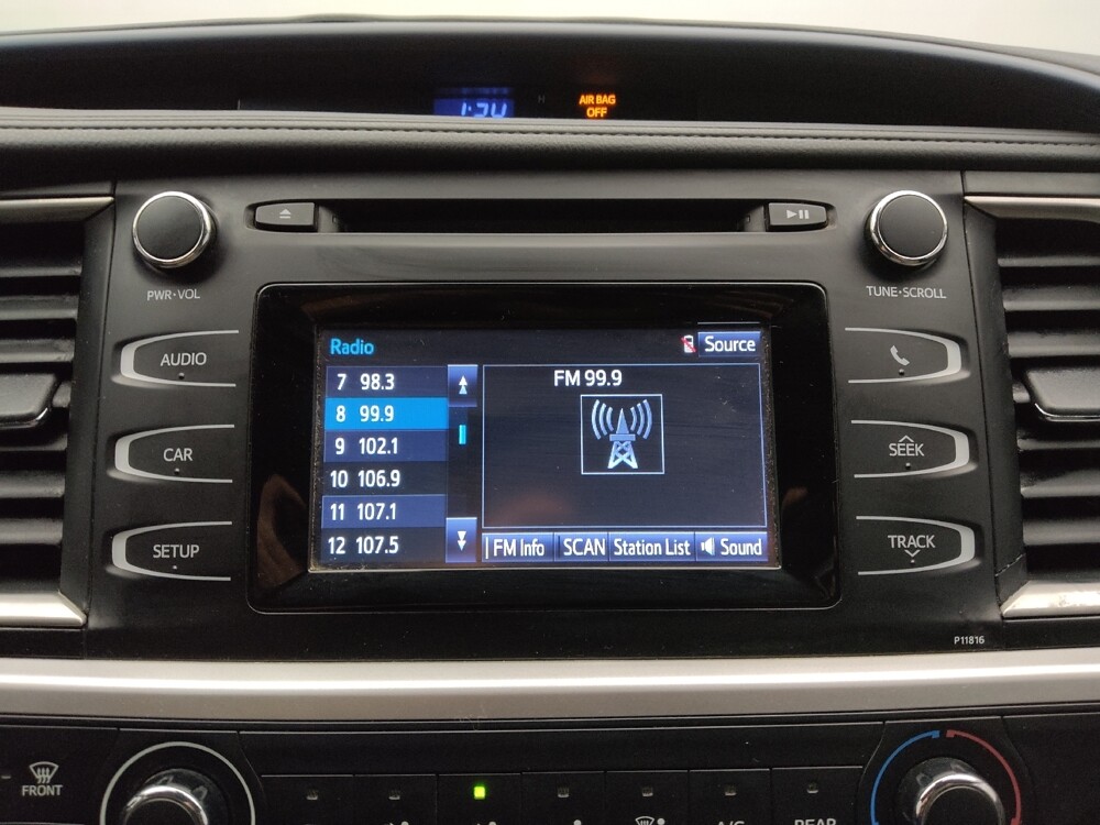 2019 Toyota Highlander in Gladstone, MO 64118 - 18122004 25