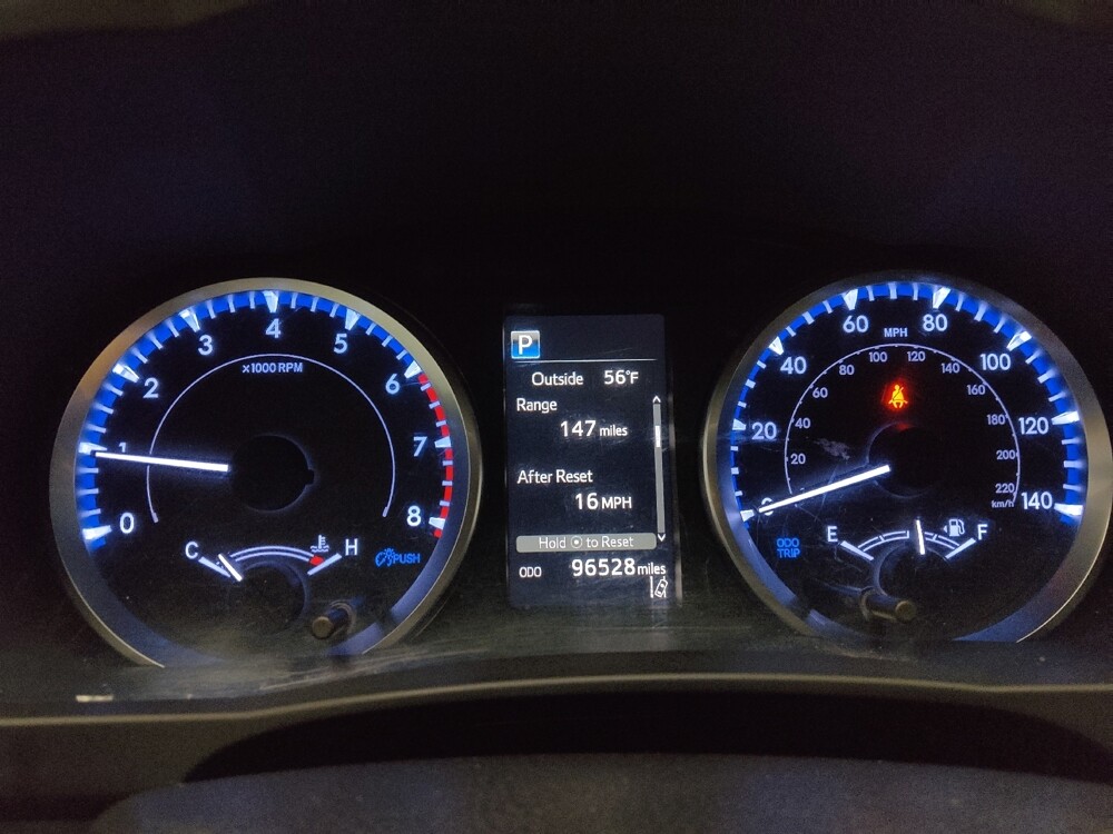 2019 Toyota Highlander in Gladstone, MO 64118 - 18122004 23