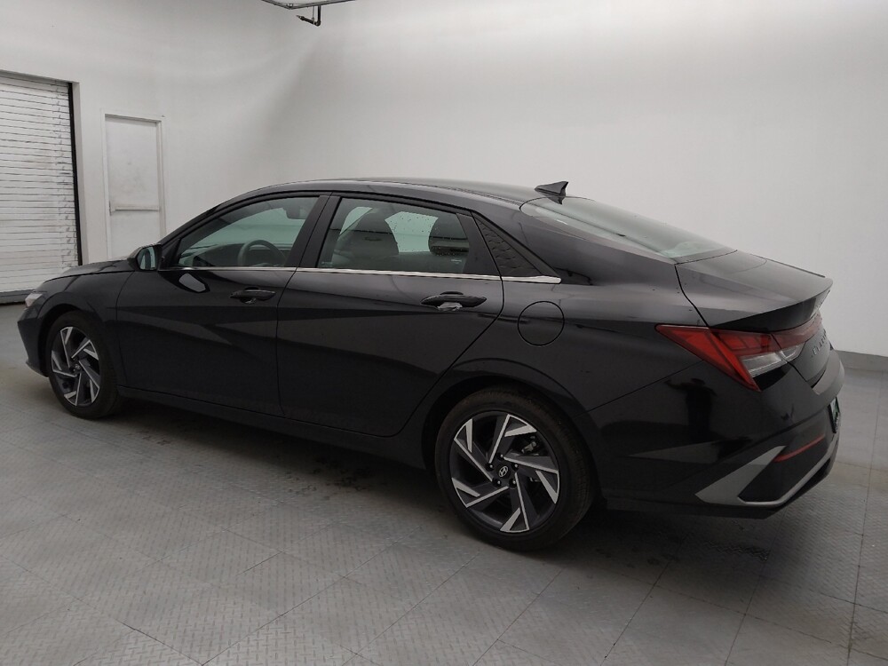 2025 Hyundai Elantra in Charleston, SC 29414 - 18122015 3