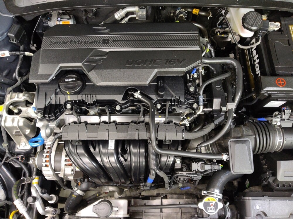 2025 Hyundai Elantra in Charleston, SC 29414 - 18122015 30