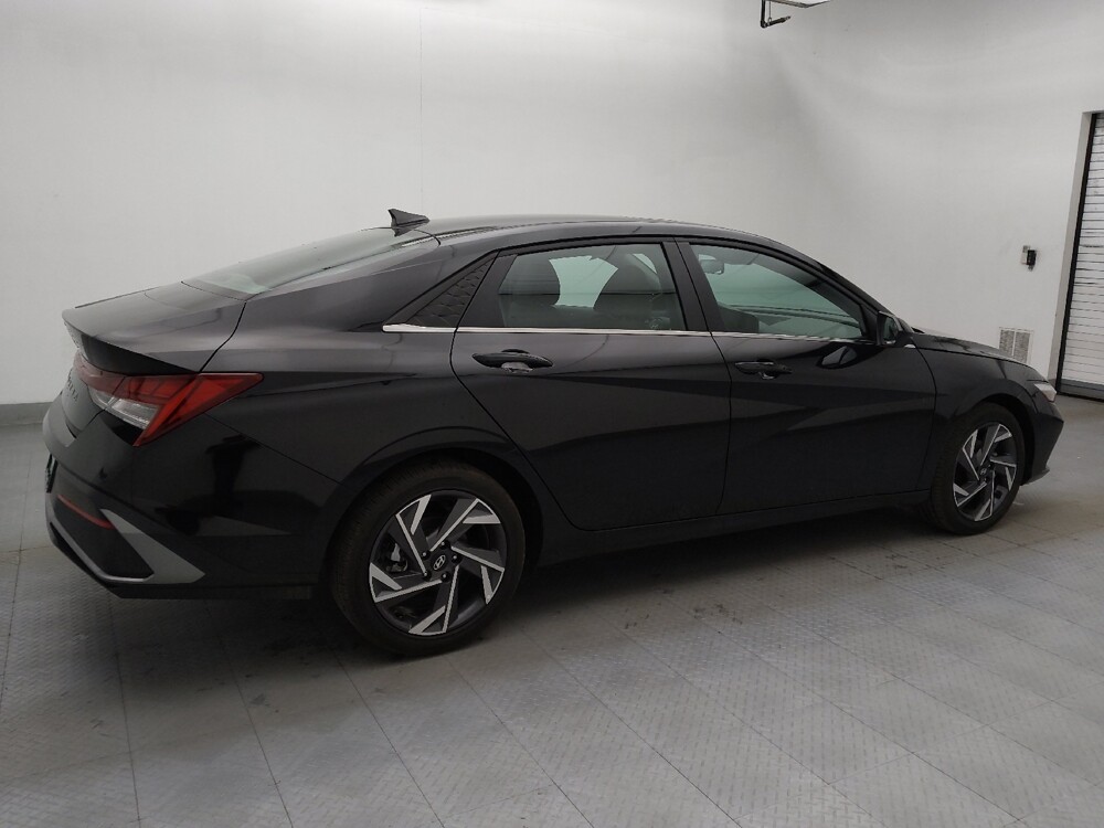 2025 Hyundai Elantra in Charleston, SC 29414 - 18122015 10