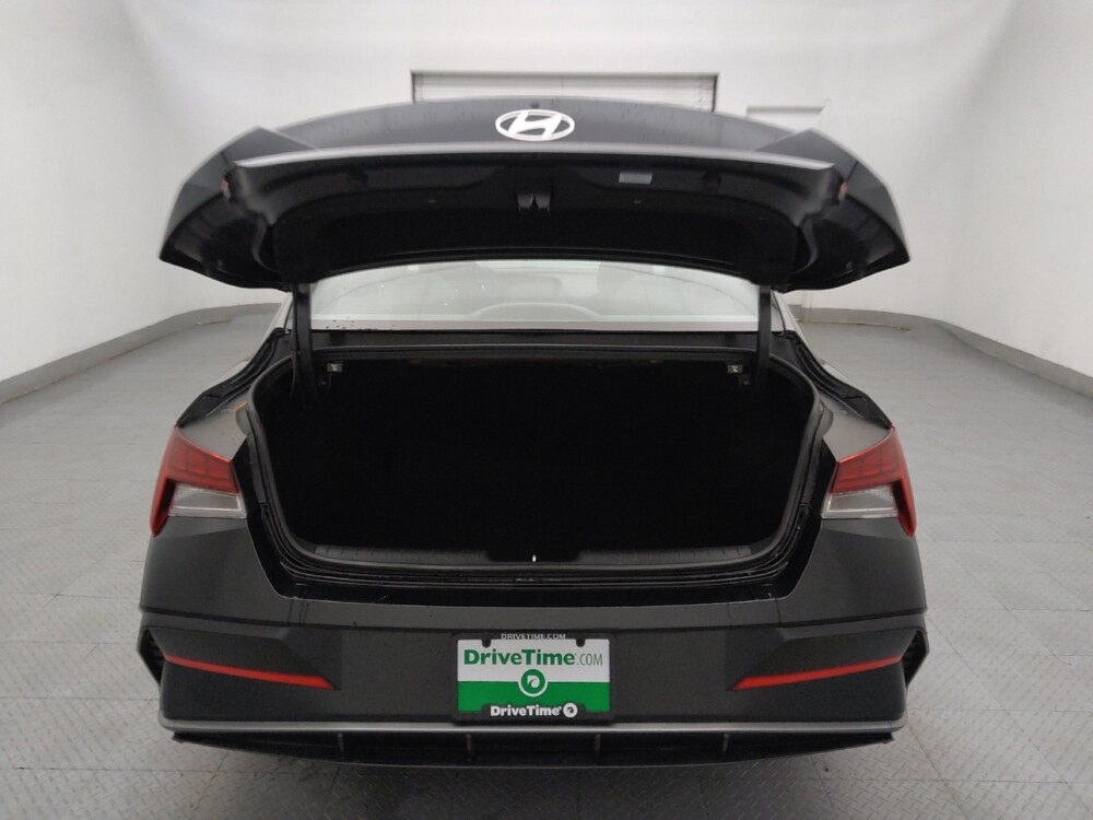 2025 Hyundai Elantra in Charleston, SC 29414 - 18122015 29