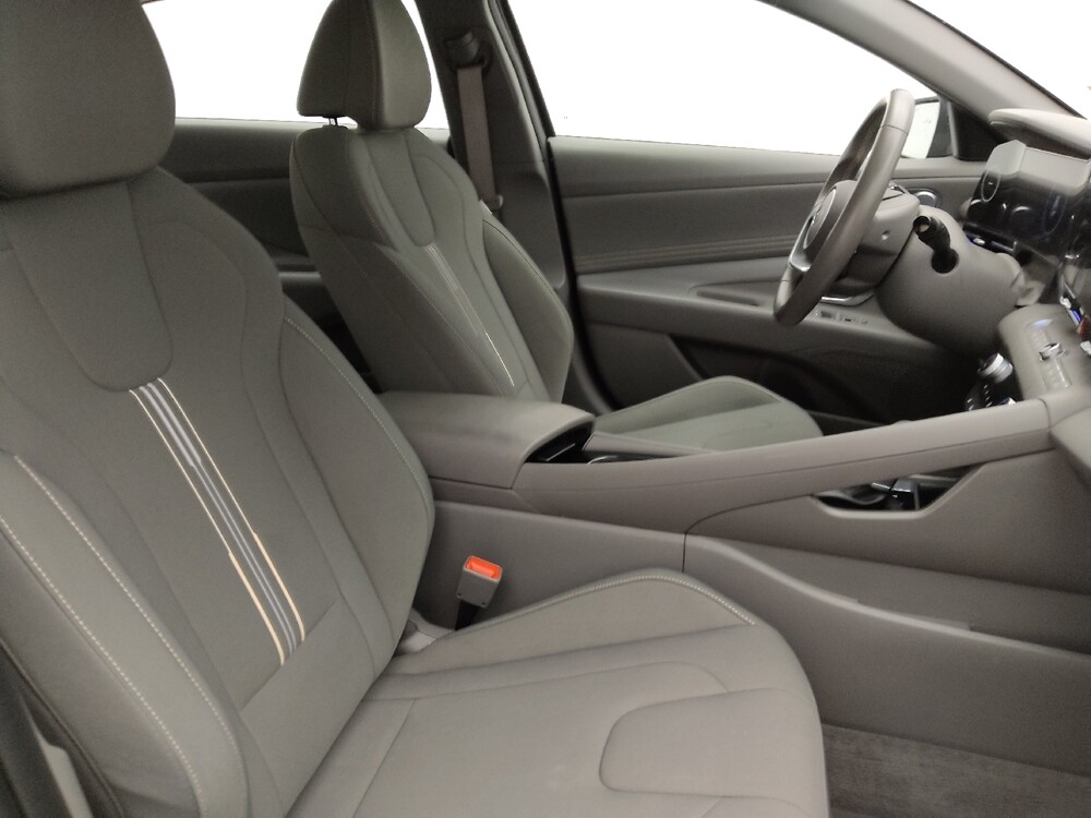 2025 Hyundai Elantra in Charleston, SC 29414 - 18122015 21