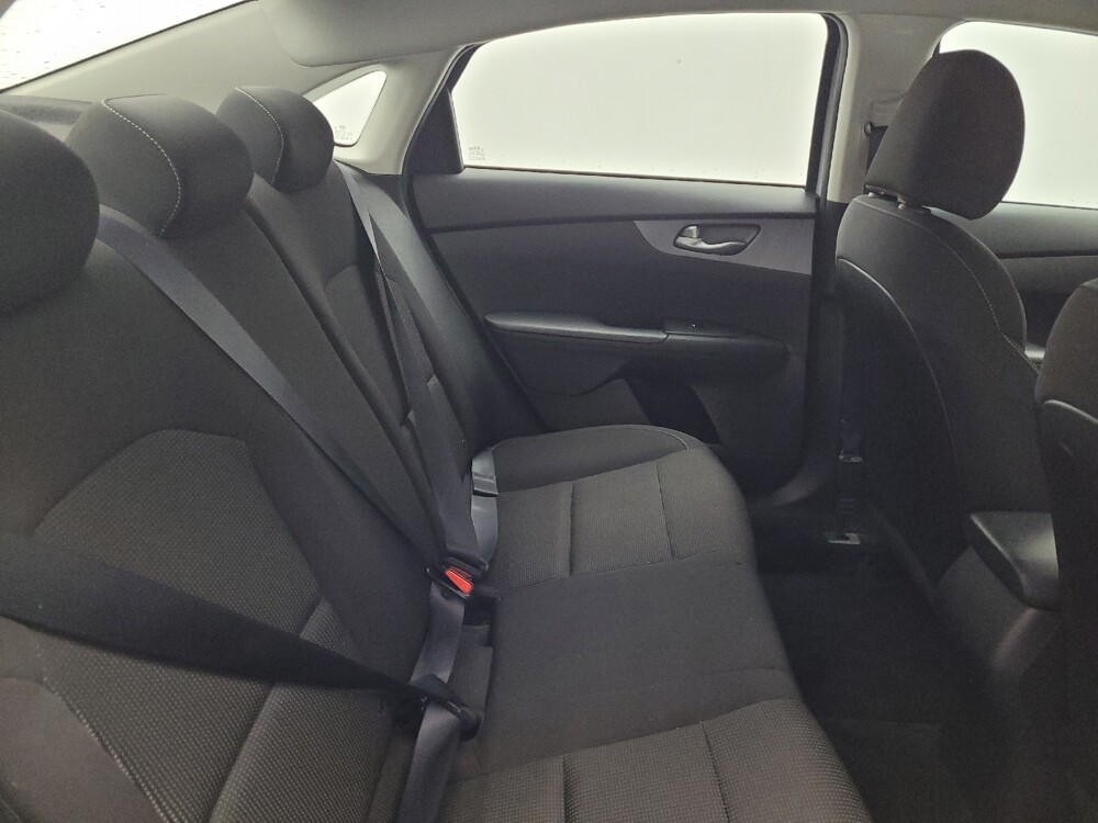 2021 Kia Forte in Greensboro, NC 27407 - 18122020 19