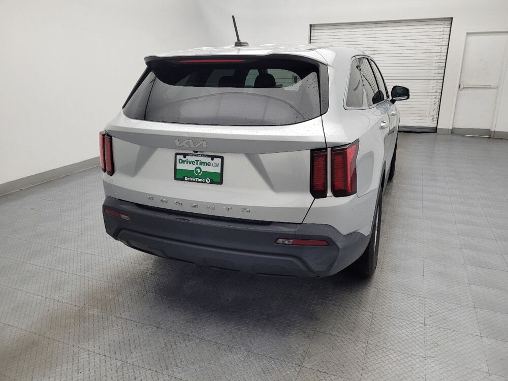 2022 Kia Sorento in Greensboro, NC 27407 - 18122026 7