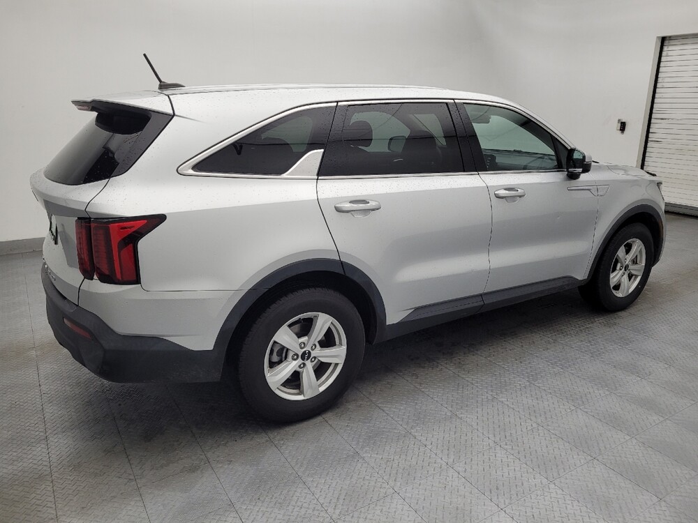 2022 Kia Sorento in Greensboro, NC 27407 - 18122026 10