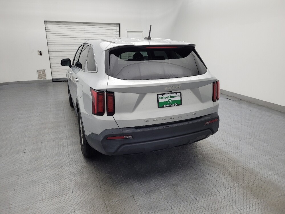 2022 Kia Sorento in Greensboro, NC 27407 - 18122026 6