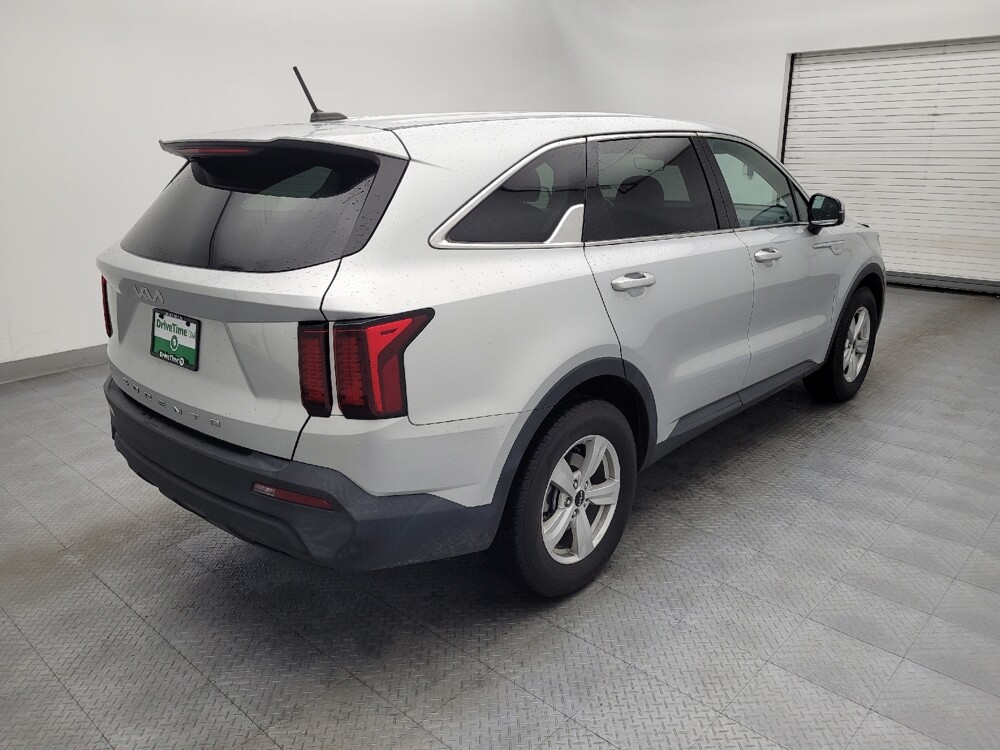 2022 Kia Sorento in Greensboro, NC 27407 - 18122026 9