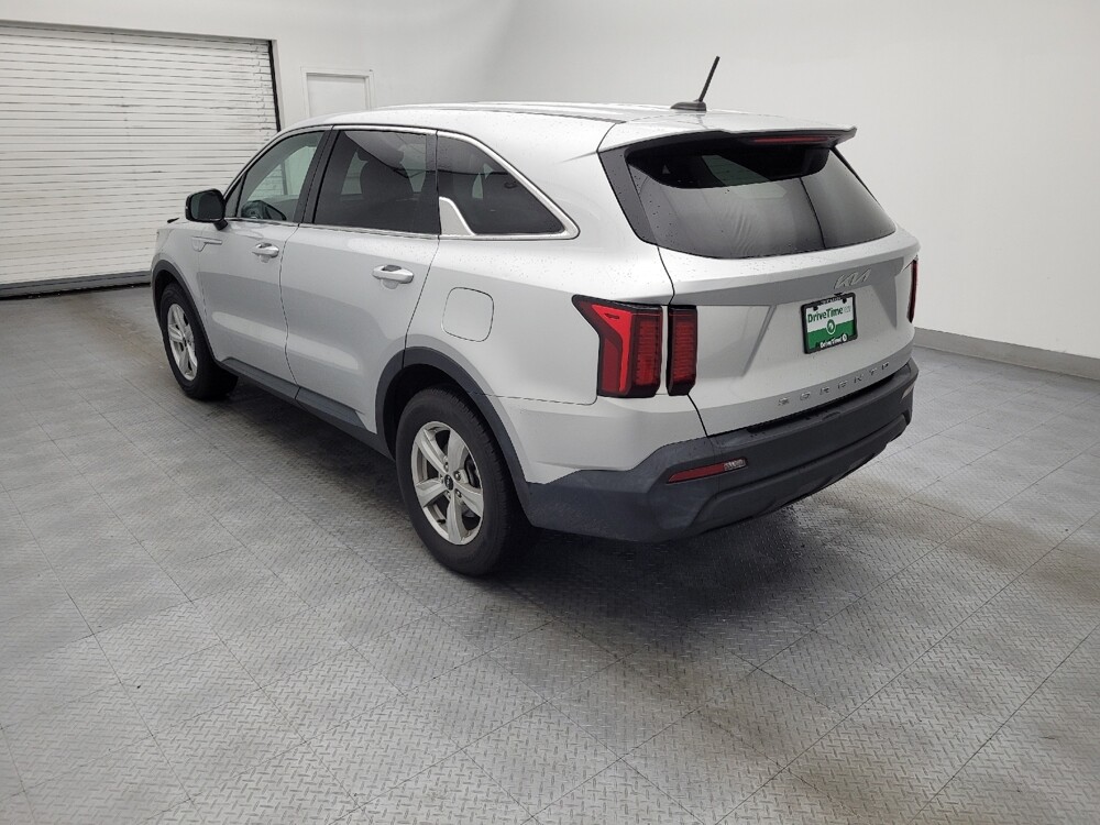 2022 Kia Sorento in Greensboro, NC 27407 - 18122026 5