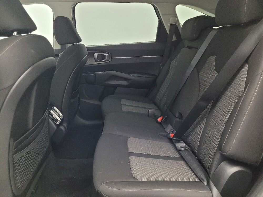 2022 Kia Sorento in Greensboro, NC 27407 - 18122026 18